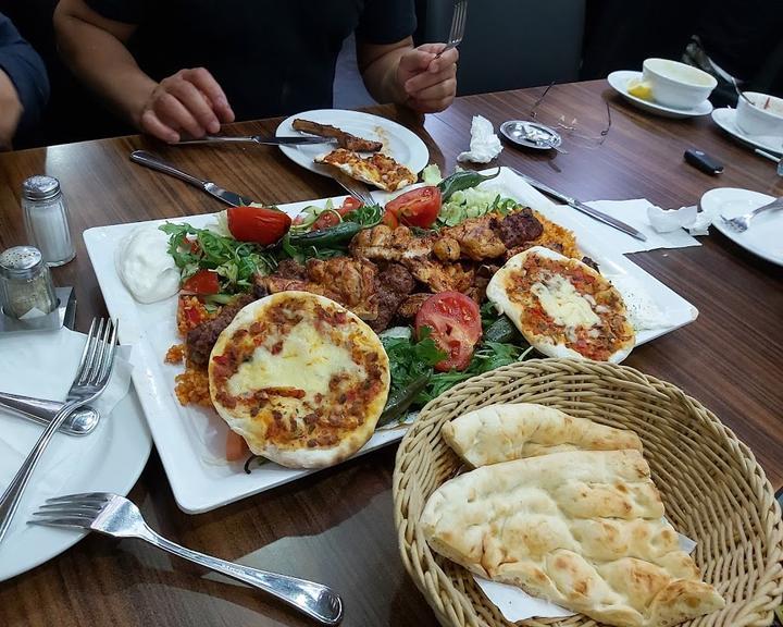 Öz Urfa Kebabhaus & Pizzeria